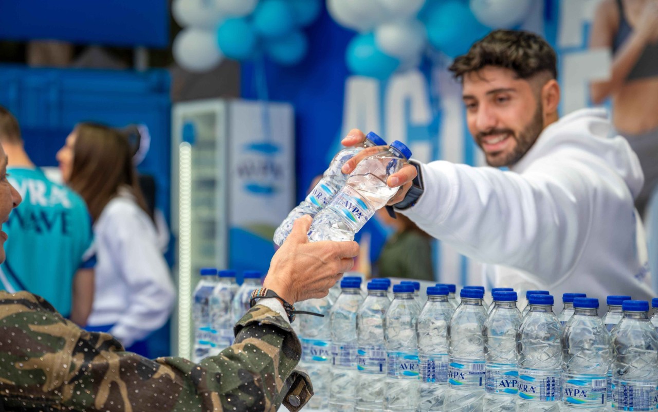 Το Φυσικό Μεταλλικό Νερό ΑΥΡΑ συμμετείχε ως χορηγός ενυδάτωσης και επίσημο νερό του 42ου Αυθεντικού Μαραθωνίου της Αθήνας 