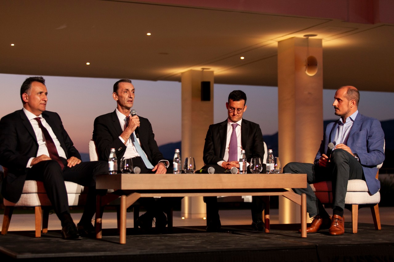 panel Most Admired Companies